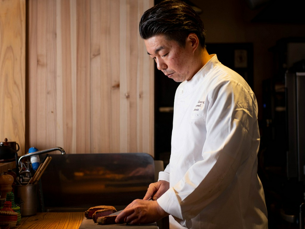 リラックスして食事を楽しめ、自然体で憩える雰囲気を大切に