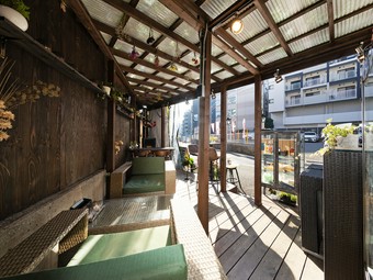 ペット同伴でくつろげる店内