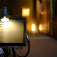 三軒茶屋の奥まった路地にある、落ち着いた雰囲気の隠れ家的なお店です。