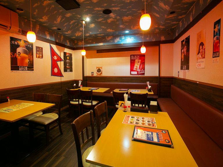 ベンチシートもある、ゆったりとした店内