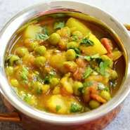 5種類豆をじっくり煮込んで栄養がたっぷり入ったヘルシーカレー