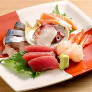 ◆5点盛り 1711円◆3点盛り 1099円◆金華〆サバ刺603円◆特選サーモン刺713円◆カツオ塩タタキ659円◆タコぶつ647円◆ボタン海老刺659円◆まぐろ刺769円
