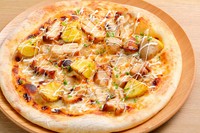 ◆照り焼きチキン1133円◆海老とマッシュルームのトマトクリーム1298円◆サラミとオニオンのトマトソース1133円◆じゃがいもの明太クリーム1078円◆マルゲリータ1078円