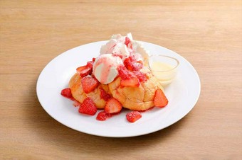 練乳イチゴパンケーキ