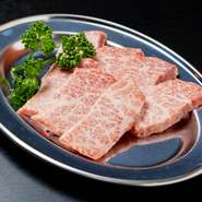 大阪では松阪牛を食べられる店は少ないので、ぜひ食べに来てほしいとのこと。新鮮な本当の肉のおいしさを知ってもらいたい。「うましどり」も一度食べたらとりこになるおいしさなのでぜひ！と自信をもってオススメ。