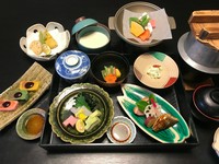 ◆引き上げ湯葉
◆煮物
◆お造り
◆手作り豆腐
◆焼八寸
◆天婦羅
◆生麩の田楽
◆豚の豆乳鍋
◆茶碗蒸し
◆釜飯
◆汁物
◆甘味