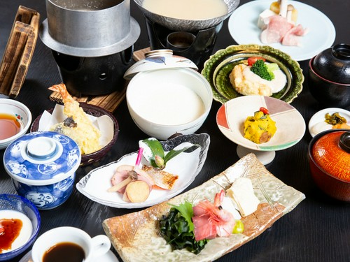 ヘルシーでおいしい、できたて熱々の自家製豆腐が女性に人気