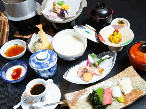 訪れる度に、季節の素材を活かした新しい美味に出合える