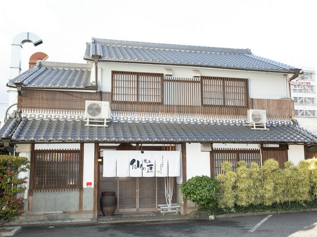 大和八木駅より徒歩3分でアクセス便利