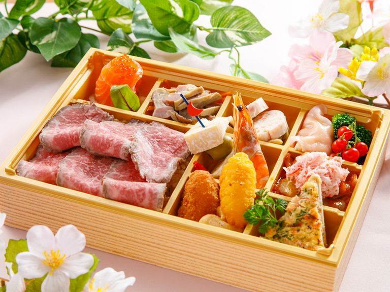 シェフの技が食卓を彩る、テイクアウトメニュー注文受付中