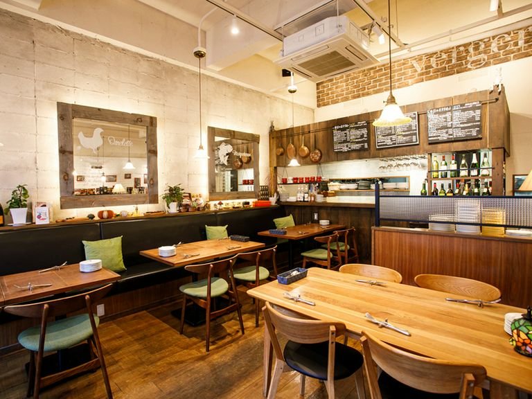 木の温もりが包み込むくつろぎの空間