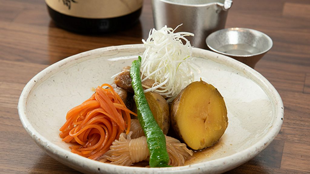 インカの目覚めと和牛すじの肉じゃが風