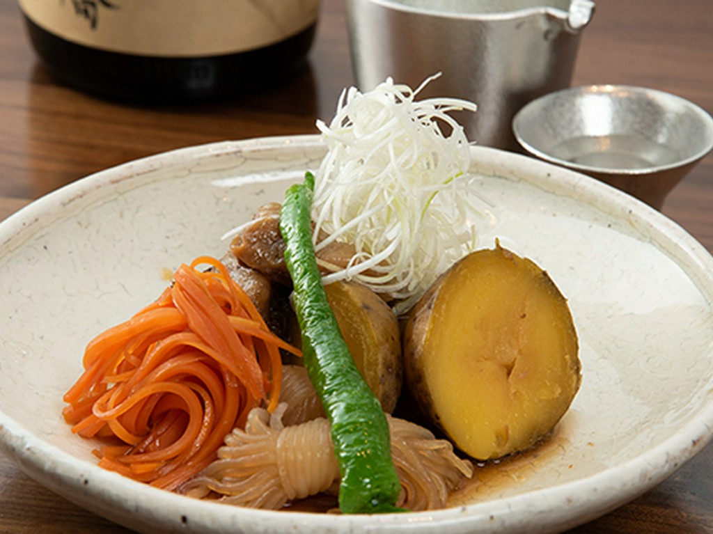 インカの目覚めと和牛すじの肉じゃが風