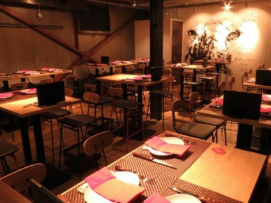 ランチ時はママ会。ディナー時は大人の女子会として楽しめる