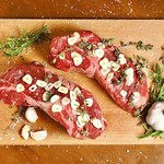 ニンニクたっぷり肉のうまみを引き出す一番のスパイス。