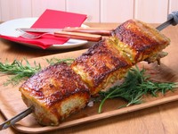 骨周りのジューシーな肉塊部位。特製ソースに漬け込んだ特別な香り。