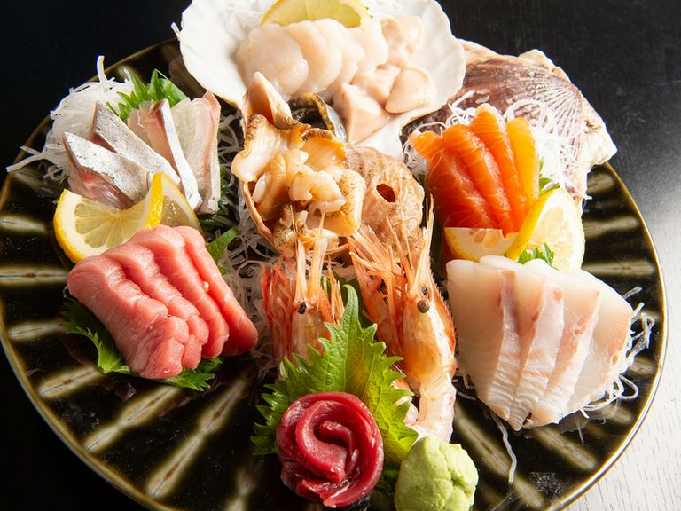 とれたて！　脂が乗った海の幸を堪能できる『刺身盛り合わせ』