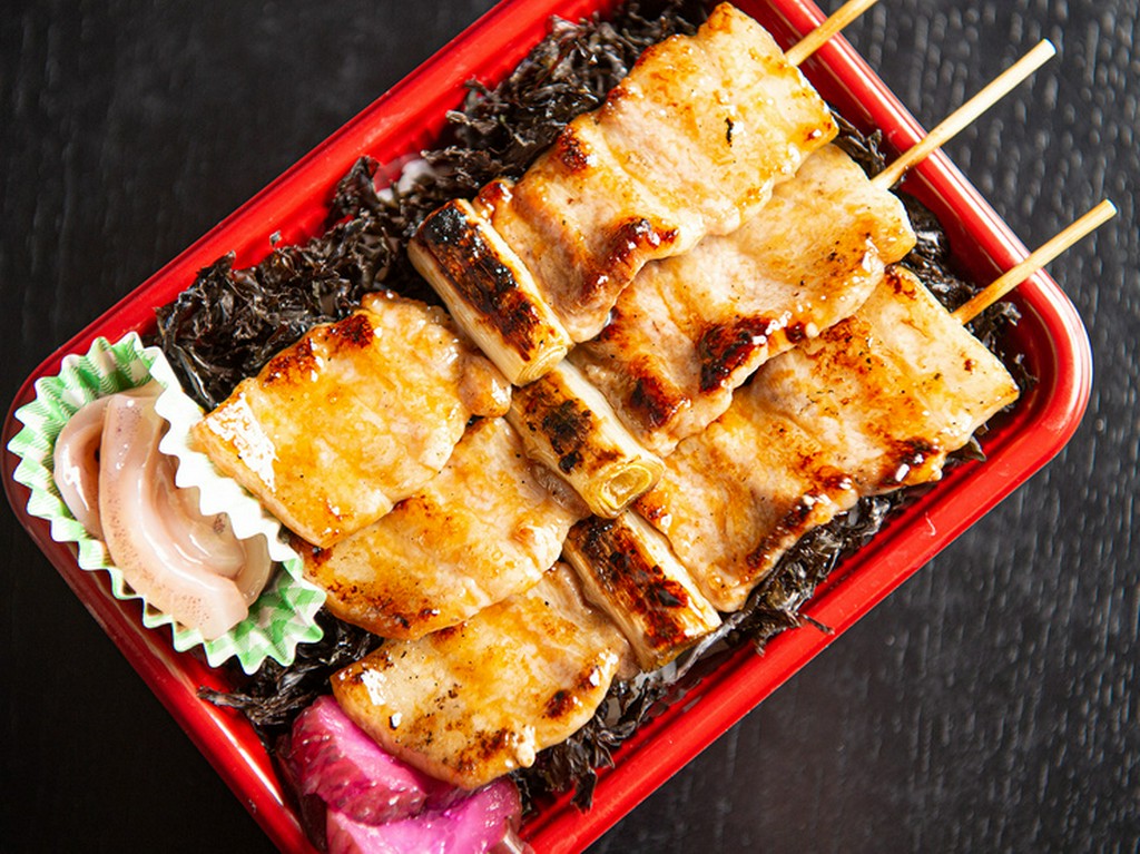 リピーター多数！　何度も食べたくなる『岩のり焼きとり弁当』