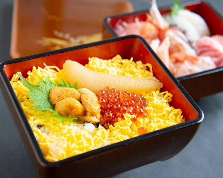 丼ものも豊富にご用意しております