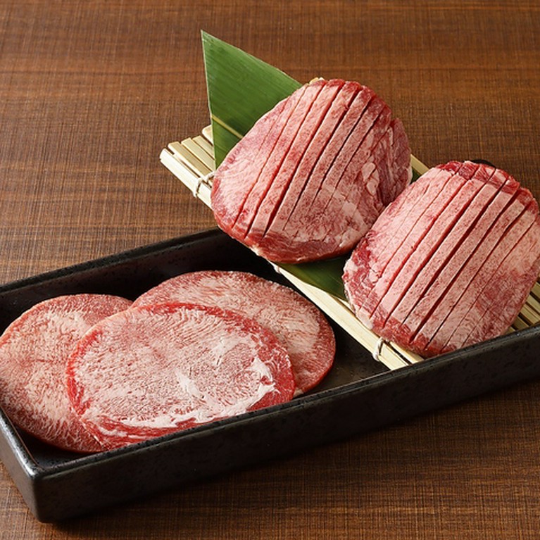 牛タン二種盛り（上タン塩・牛タン塩）