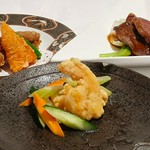 前菜盛合わせ
蟹入りとろみスープ
油淋鶏
海老のチリソース
牛肉のオイスターソース炒め
高菜と挽肉の炒飯
杏仁豆腐