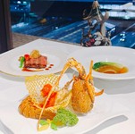 フカヒレ・伊勢海老・上海蟹味噌入り炒飯などのメニュー内容をご用意しております。