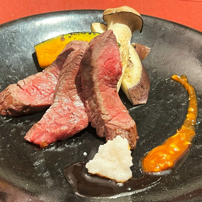 黒毛和牛ステーキの三種ソース