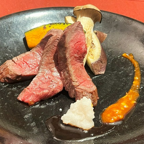 黒毛和牛ステーキの三種ソース