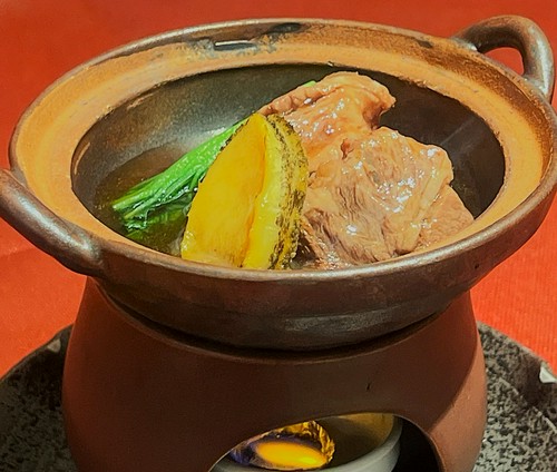 牛バラとあわびの煮込み