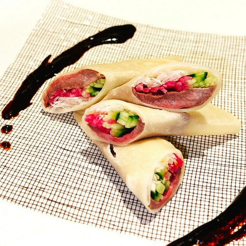 黒毛和牛のクレープ包み