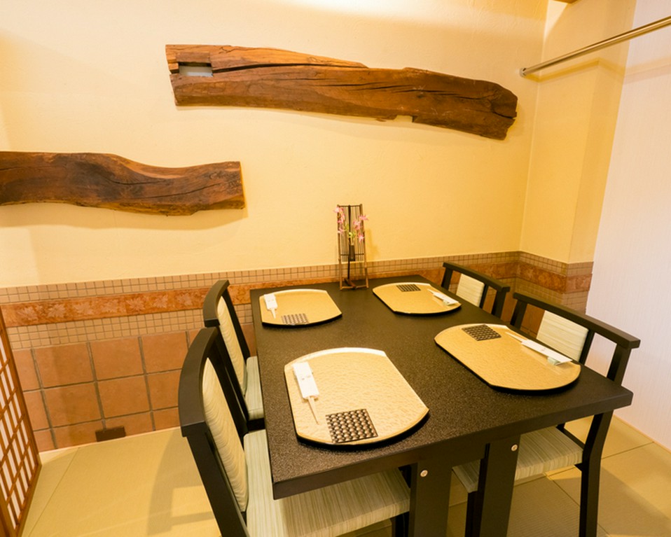 落ち着いてくつろげる個室があり、最大12名様の宴席が可能