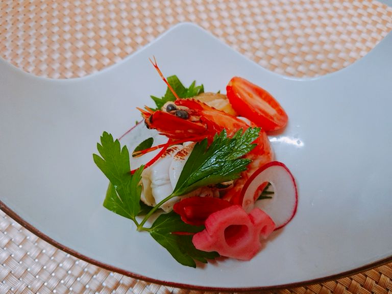 繊細で美しい野菜細工を愛でながら、旬の幸に和む女子会を!