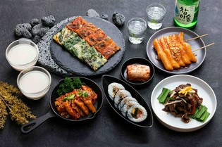 韓国の調味料や香辛料などを取り入れて、本場の味わいを再現