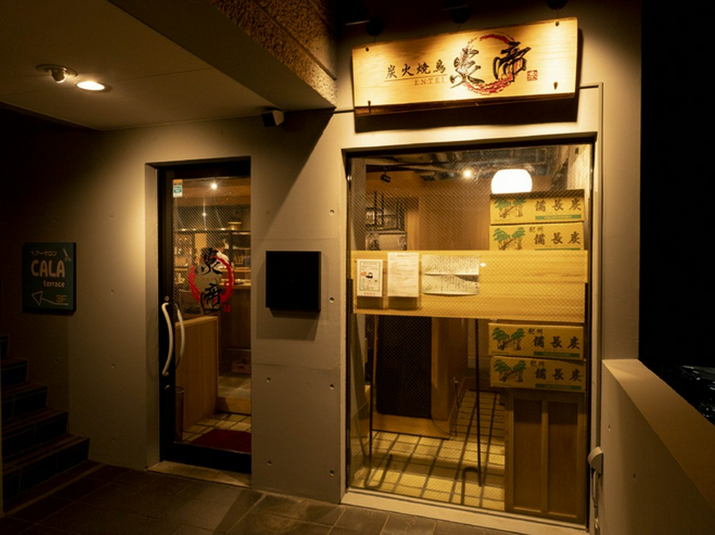 ソーシャルディスタンスを取ってのご案内、検温、換気・除菌対策