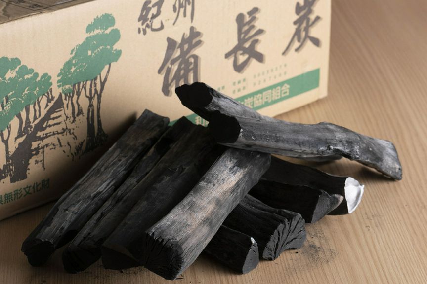 使用する備長炭にも一切の妥協無し