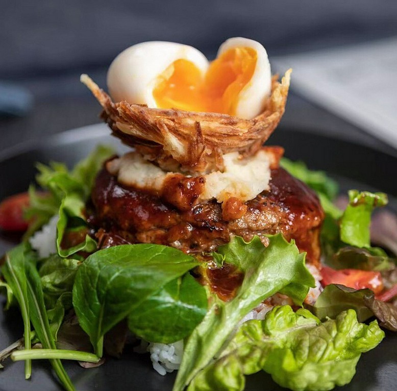 半熟卵のロコモコ