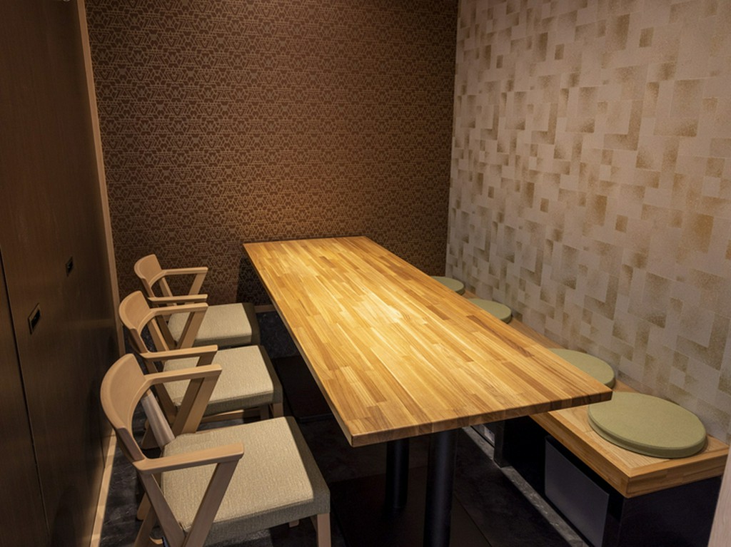 扉を取り外しすれば人数調整も可能なプライベート空間