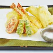 天ぷら盛り合わせ(魚介3種点、野菜2点)