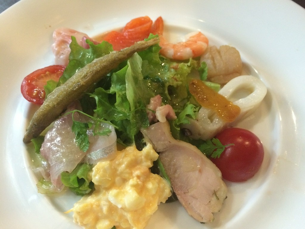 本日のお任せサラダ