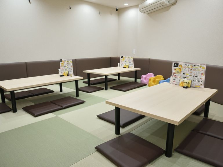 買い物帰りで歩き疲れた時は、店内の奥にある座敷がピッタリ