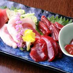 京都産鴨の新鮮な旨味が存分に楽しめる『鴨刺し』