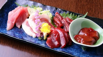 京都産鴨の新鮮な旨味が存分に楽しめる『鴨刺し』