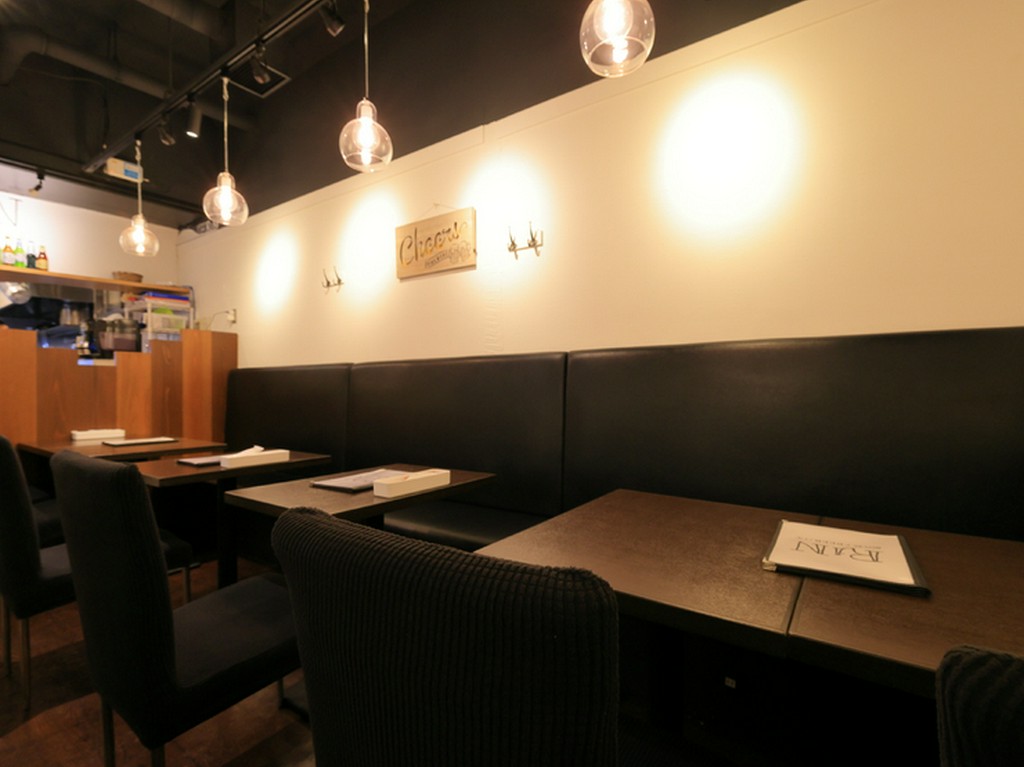 おいしいお酒と料理で、心の距離を縮めたい2人に最適