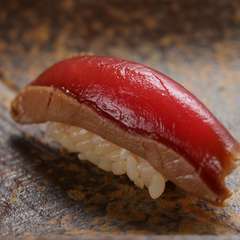 目利きマグロを江戸前の手法で『マグロ赤身の漬け』