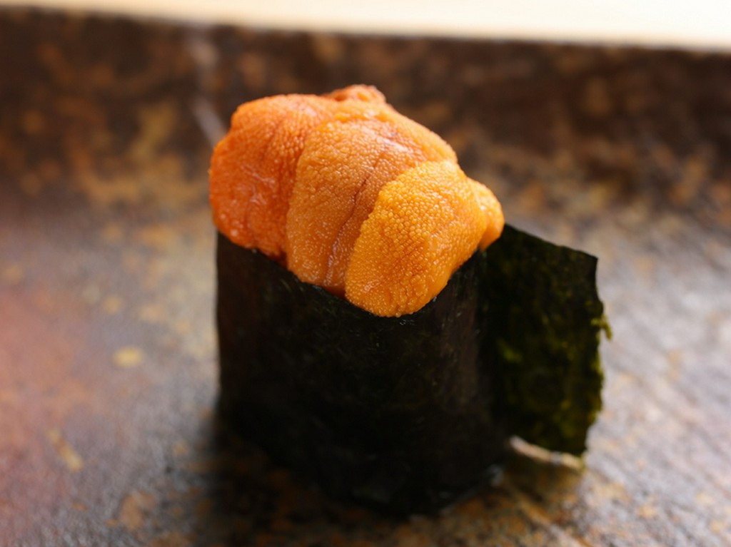 北海道産を中心に日々厳選仕入れする「極上ウニ」