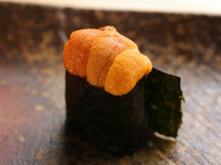 北海道産を中心に日々厳選仕入れする「極上ウニ」