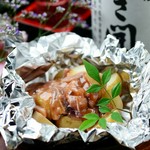 濃い味のイカの塩辛にジャガバターのマッチ！　くどくなく、良い感じに味が決まってます。
