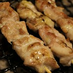 塩・タレ・黒胡椒　※各1本220円(税込)