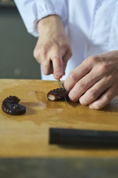 和食を、もっと自由に。 地下に佇む隠れ家空間。
