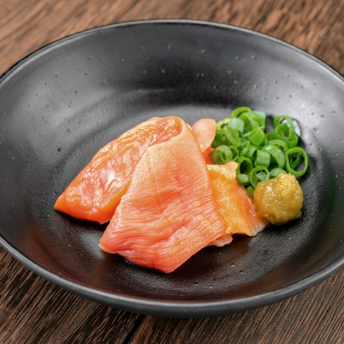 黒ミル貝の刺し身